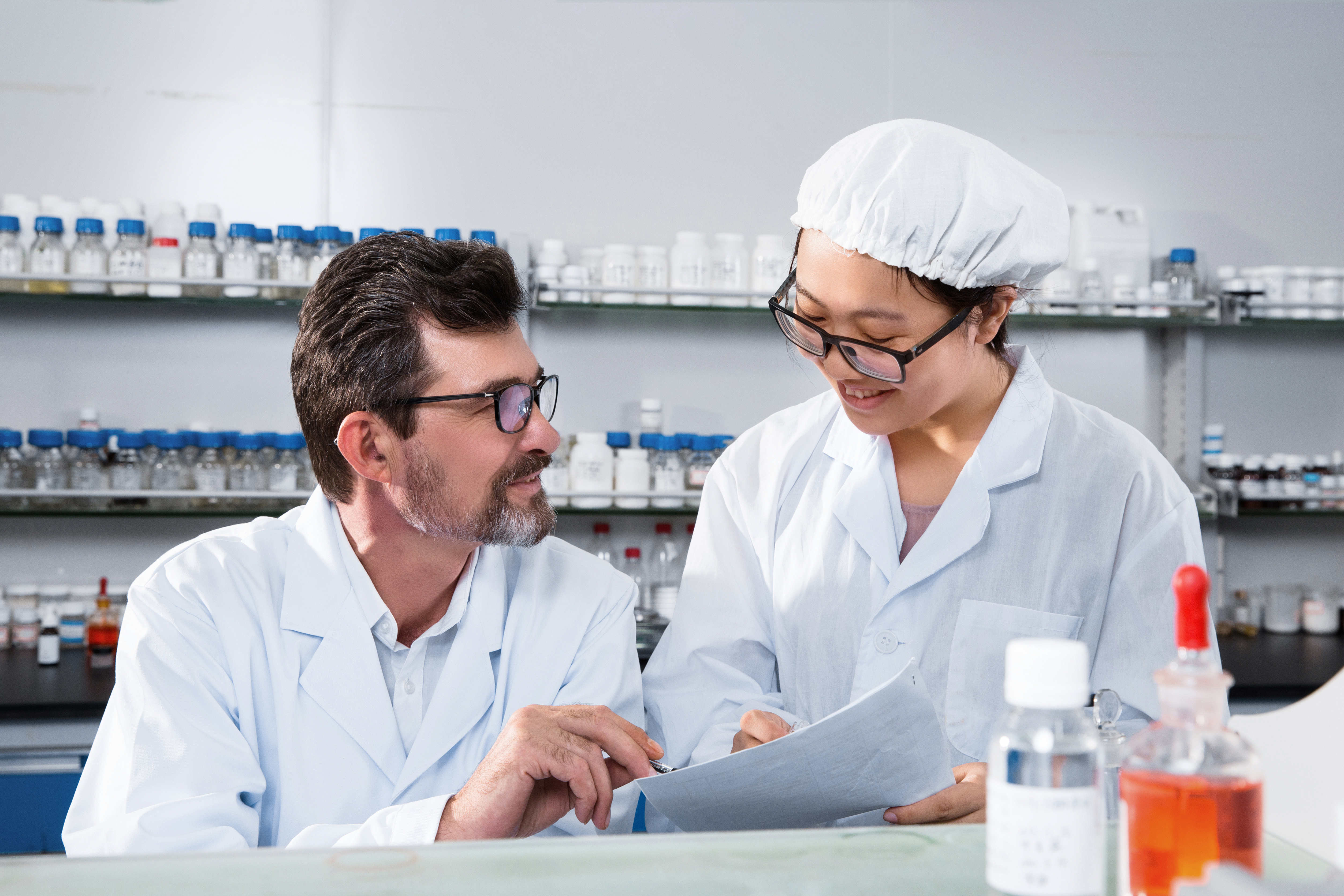 国货新兴品牌凭借科研创新与精准定位迅速成长