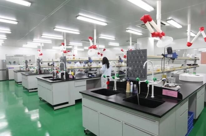 百米隧道竟是小区大门