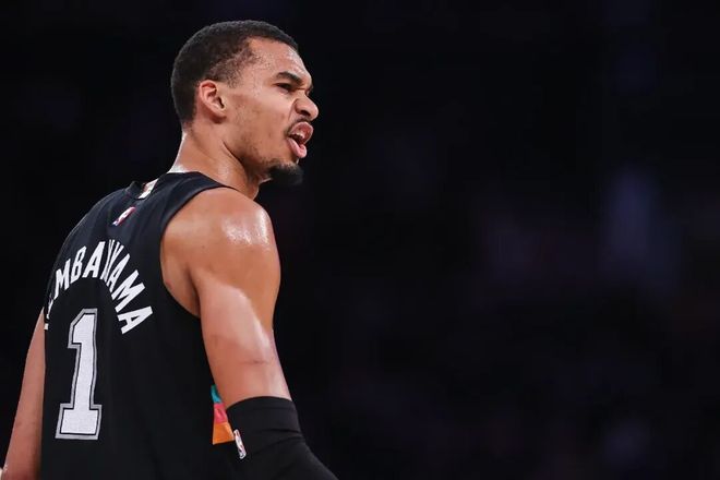 文班亚马单场7帽3断+15篮板创赛季新高 马刺大胜