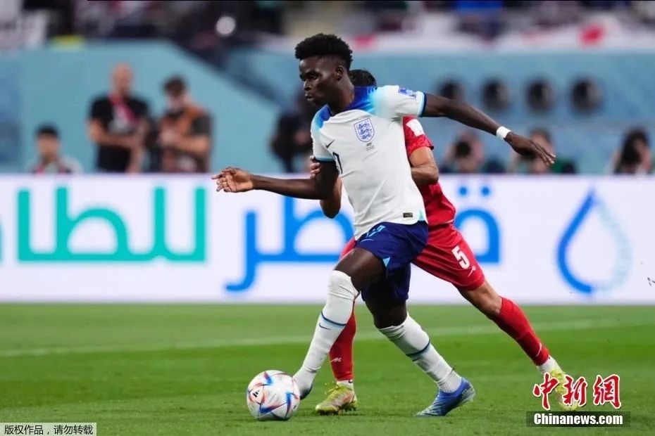 英格兰6-2伊朗年轻球星闪耀 中国裁判时隔20年执