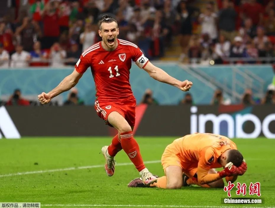 英格兰6-2伊朗年轻球星闪耀 中国裁判时隔20年执