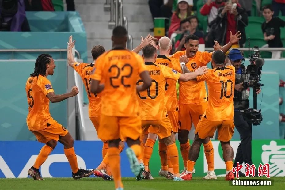 英格兰6-2伊朗年轻球星闪耀 中国裁判时隔20年执