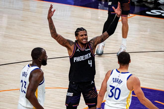 杰伦格林三分平纪录助太阳晋级 勇士惨败成双赢