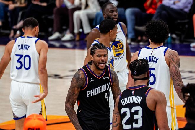 杰伦格林三分平纪录助太阳晋级 勇士惨败成双赢