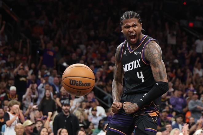 杰伦格林三分平纪录助太阳晋级 勇士惨败成双赢