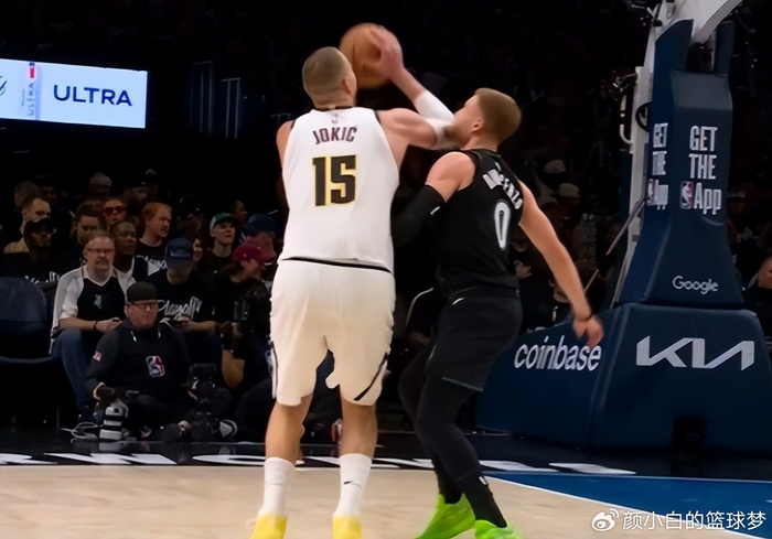 布克质疑裁判吹罚遭罚金 NBA取消其技术犯规引争