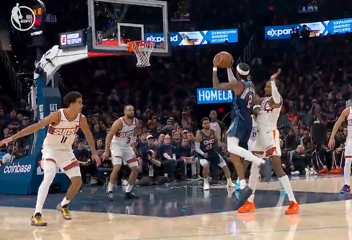 布克质疑裁判吹罚遭罚金 NBA取消其技术犯规引争
